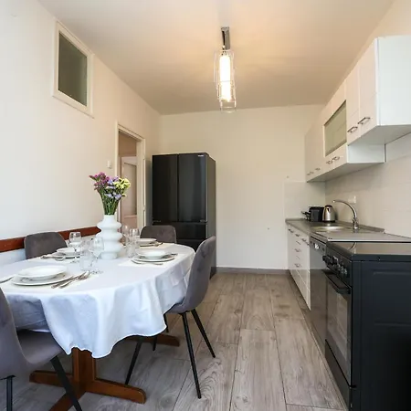 Апартаменты Jadro One Bedroom *